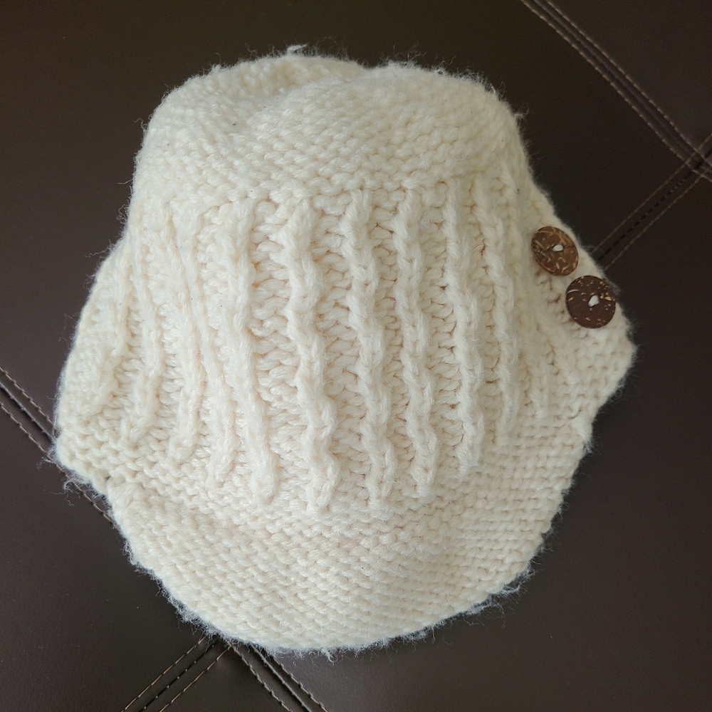 Hat - Picture 3 of 6